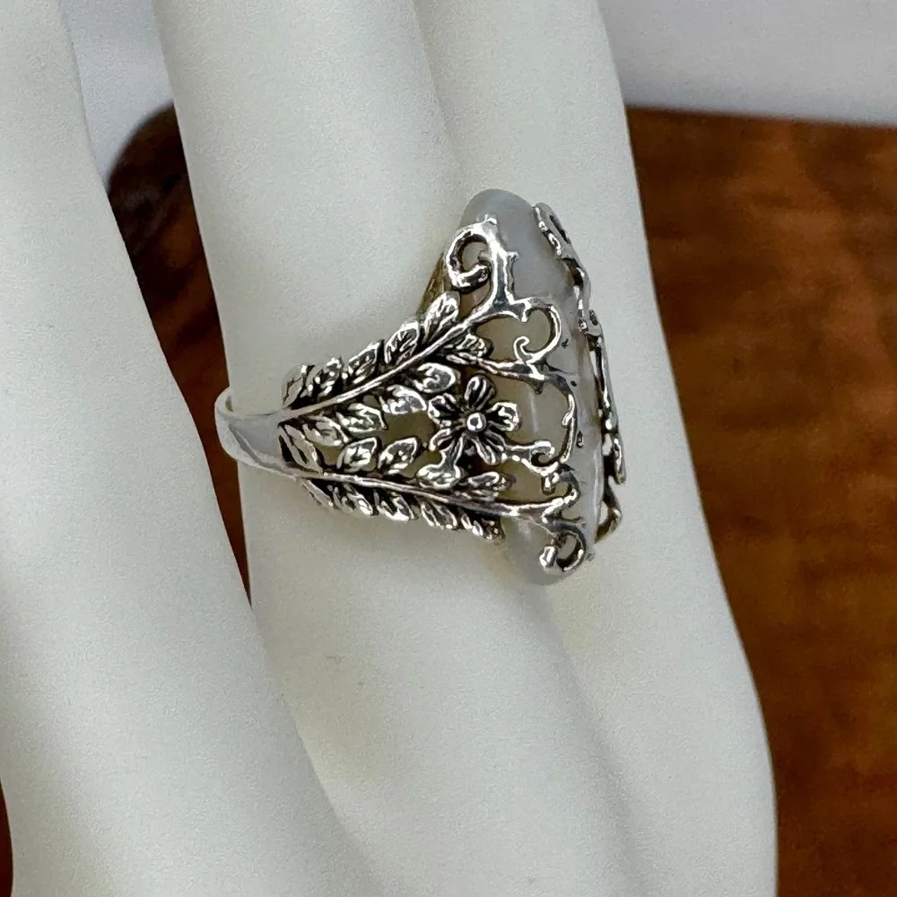 Sterling Silver Floral Filigree Ring with Mother of Pearl CFT Thailand Size 7